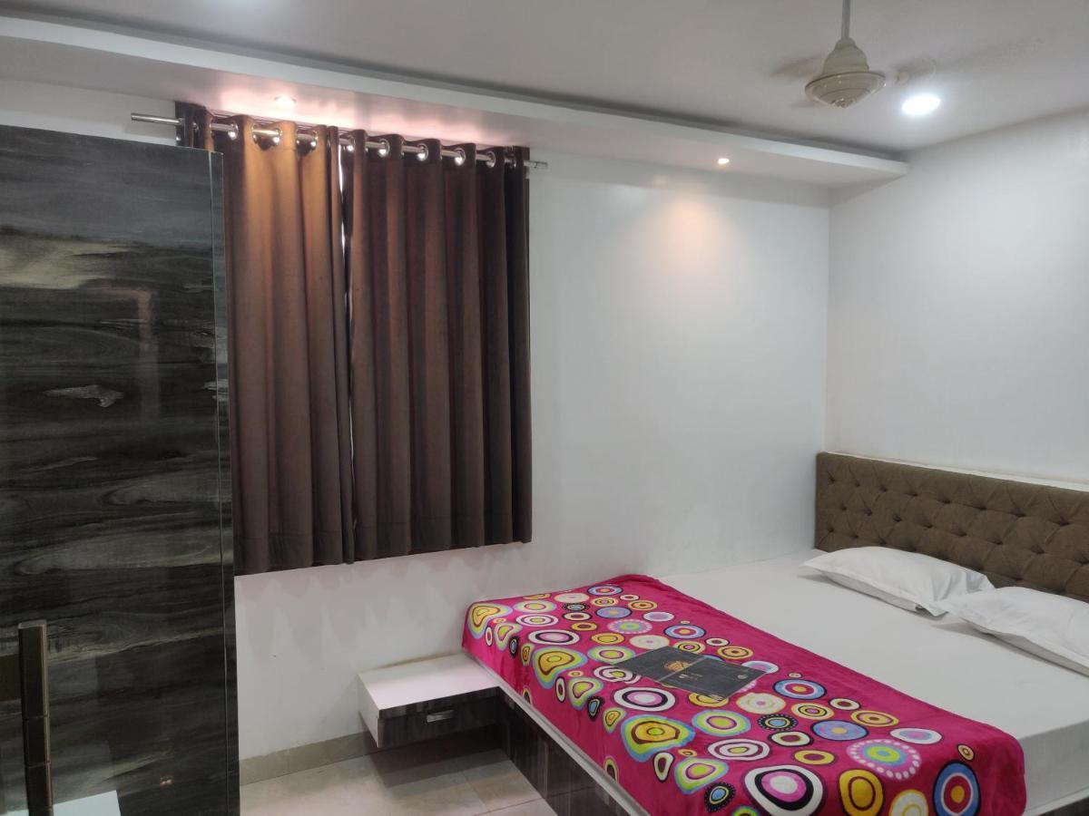 Hotel RB Palace Indore Exterior foto